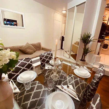 Paris Parc Buttes-Chaumont Apartment Exterior photo